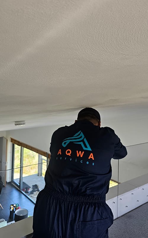 AQWA Workers-team bij gevelreiniging en specialistisch werk